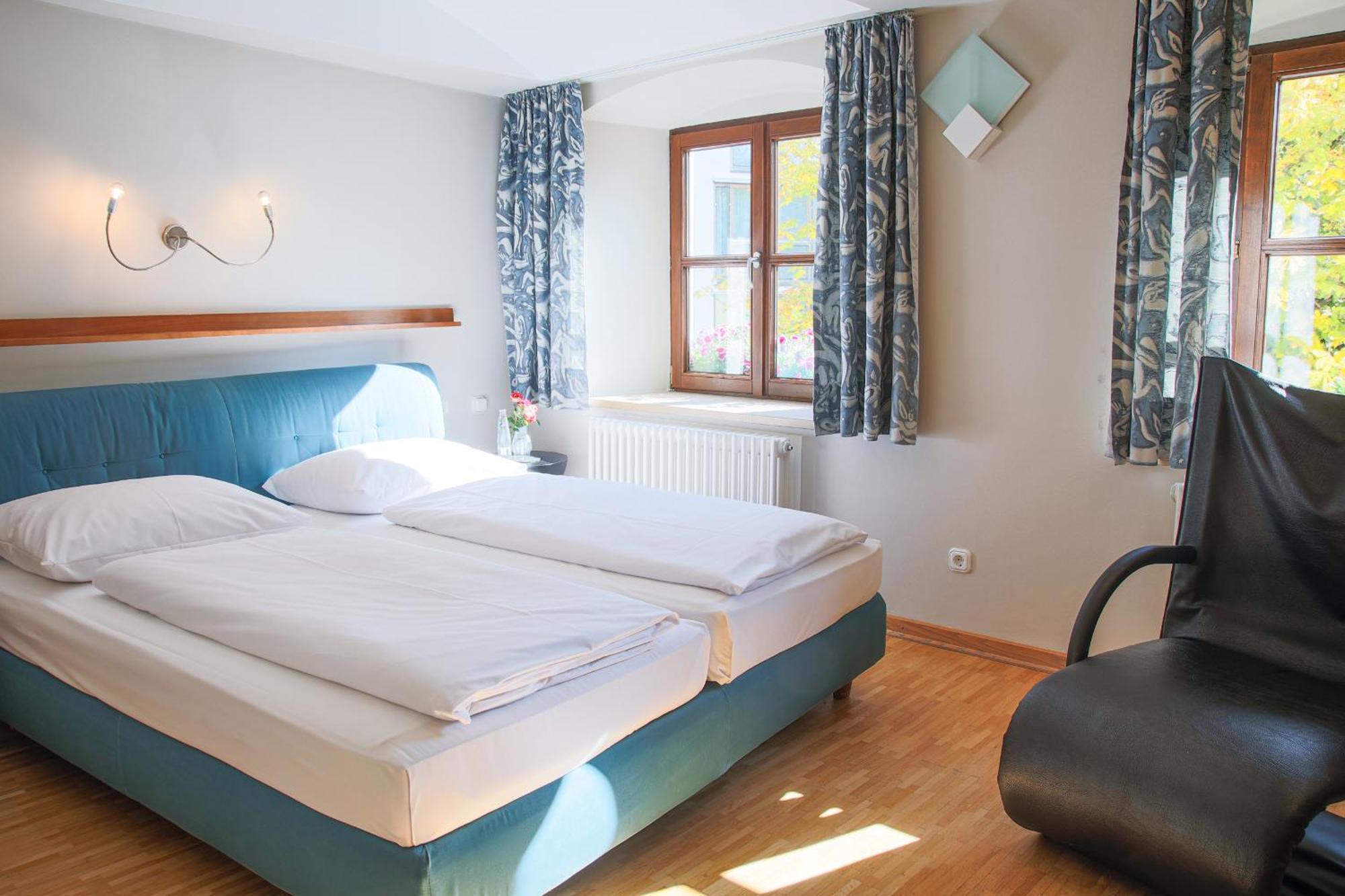 Hotel Klostergasthof Thierhaupten Екстер'єр фото
